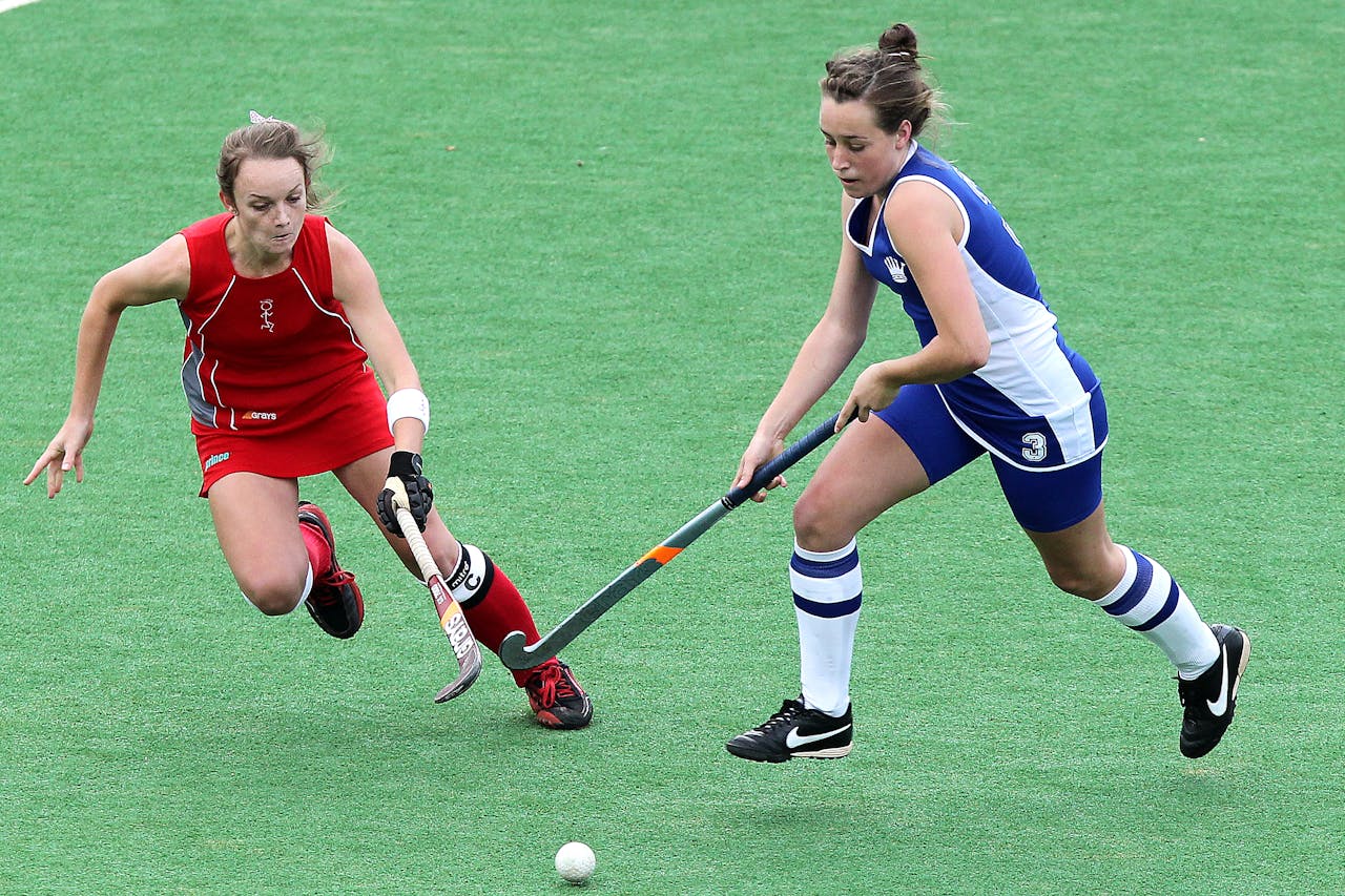 Hoeveel spelers doen mee aan hockey